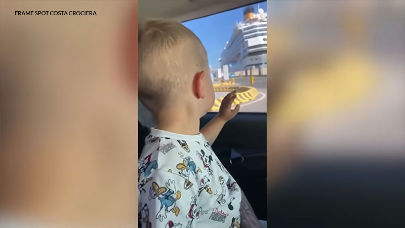 In auto senza seggiolino: lo spot di Costa Crociere è da sospendere